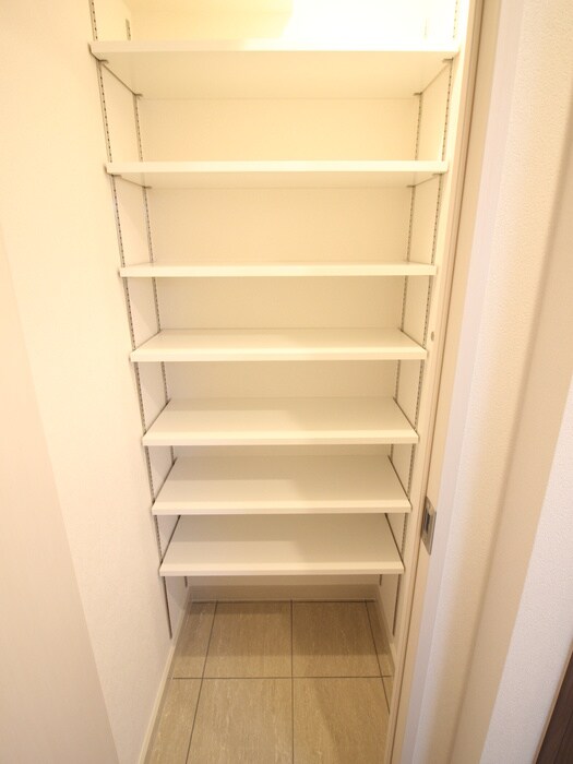 物件内観写真18　(靴箱)