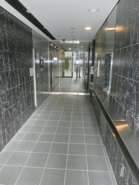 ｴｽﾃﾑﾌﾟﾗｻﾞ京都五条大橋(303)のエントランス部分