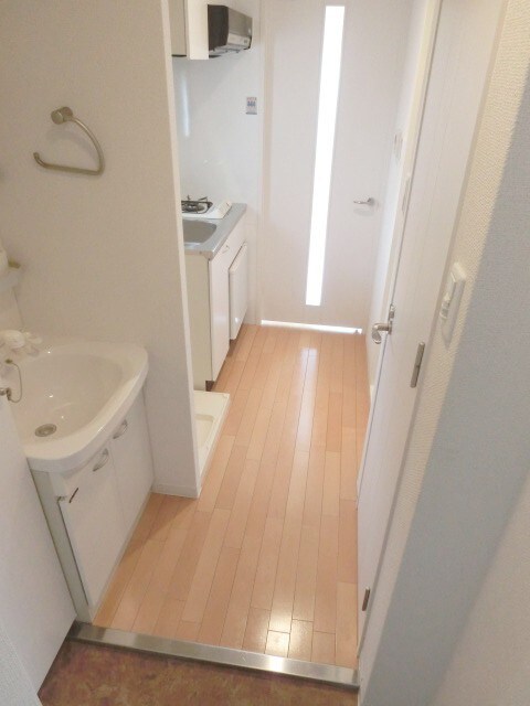 物件内観写真4　(廊下)