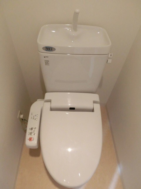 物件内観写真8　(トイレ)