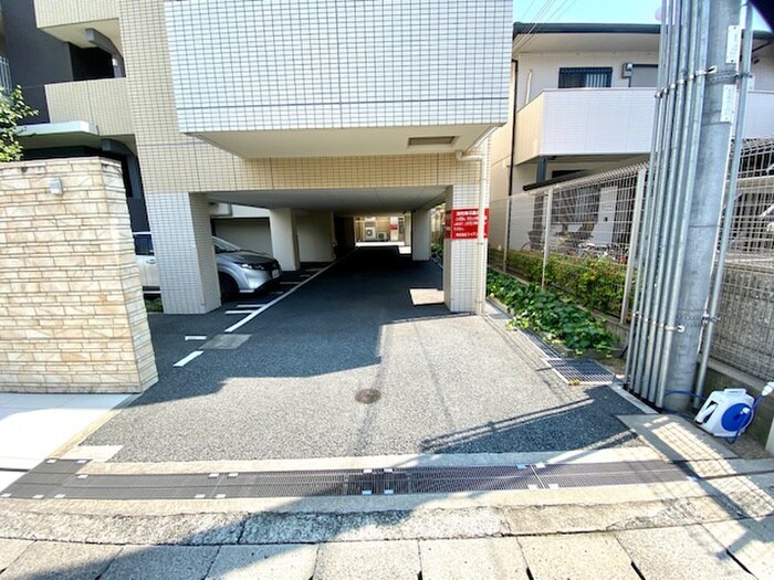 物件外観写真2　(駐輪場)