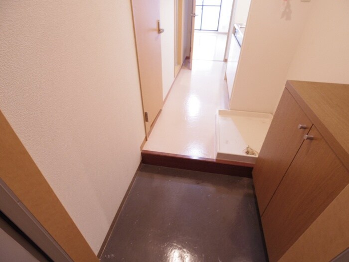 物件内観写真18　(玄関)