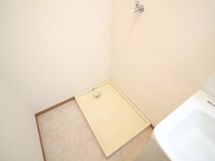 物件内観写真18　(洗濯機置場)