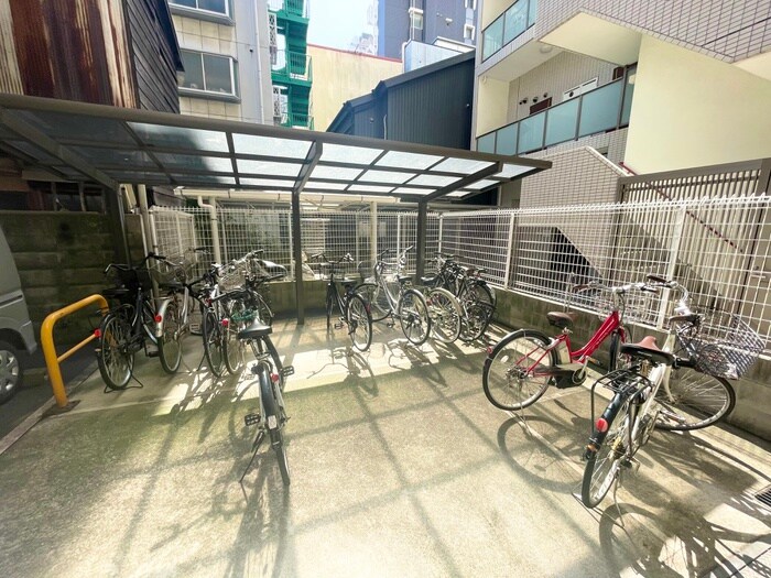 物件外観写真5　(駐輪場)
