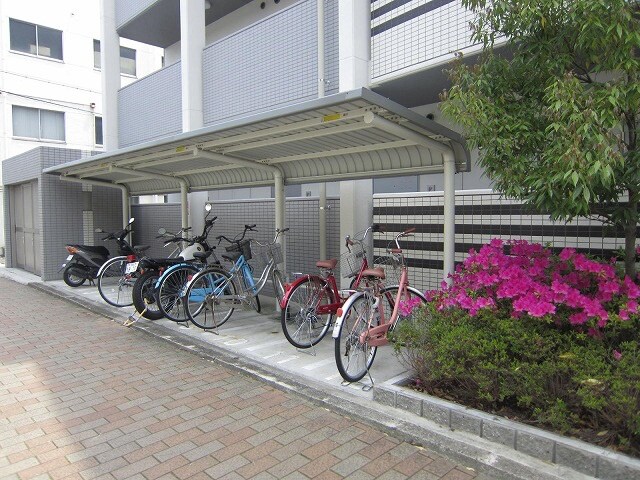 物件外観写真3　(駐輪場)