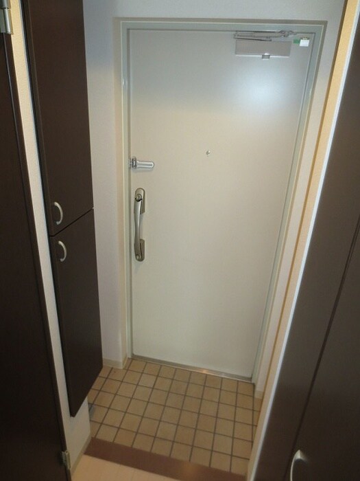 物件内観写真11　(玄関)
