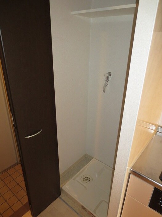 物件内観写真15　(洗濯機置場)