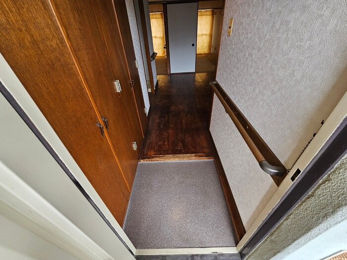 物件内観写真14　(玄関)