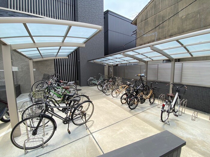 物件外観写真2　(駐車場)