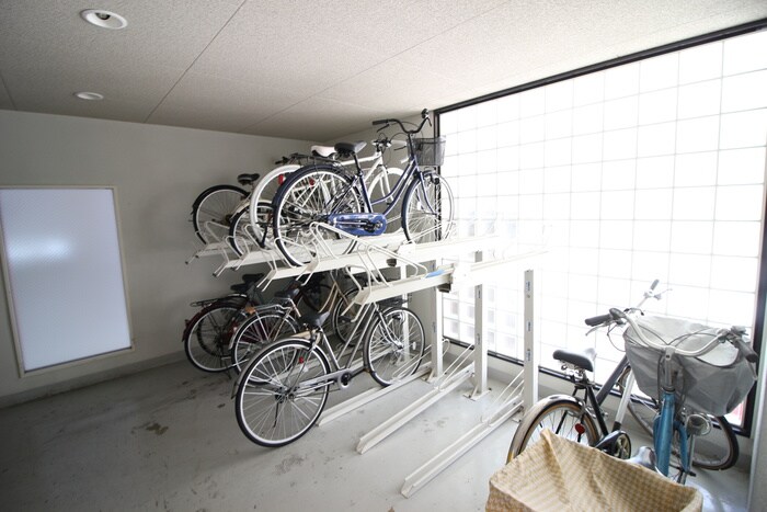 物件外観写真3　(駐輪場)