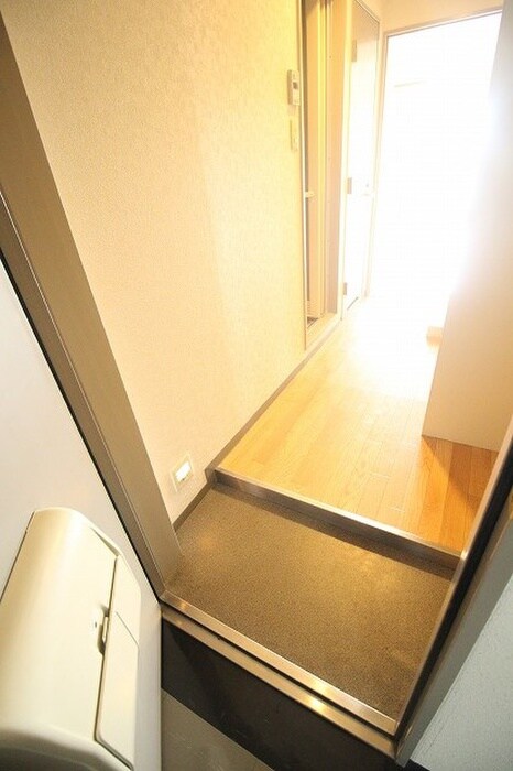 物件内観写真7　(玄関)