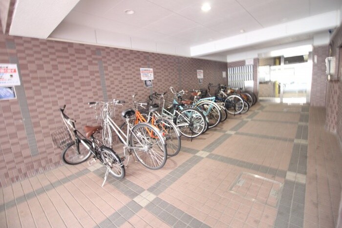 物件外観写真6　(駐輪場)