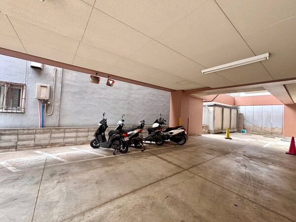 バイク置き場