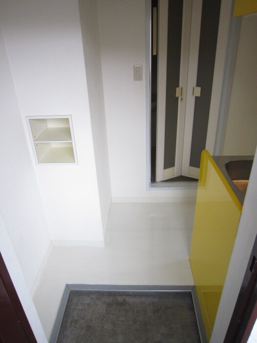 物件内観写真11　(玄関)