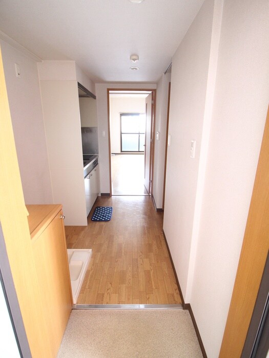 物件内観写真9　(玄関)