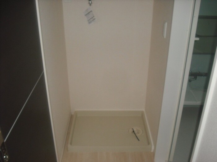 物件内観写真9　(洗濯機置場)