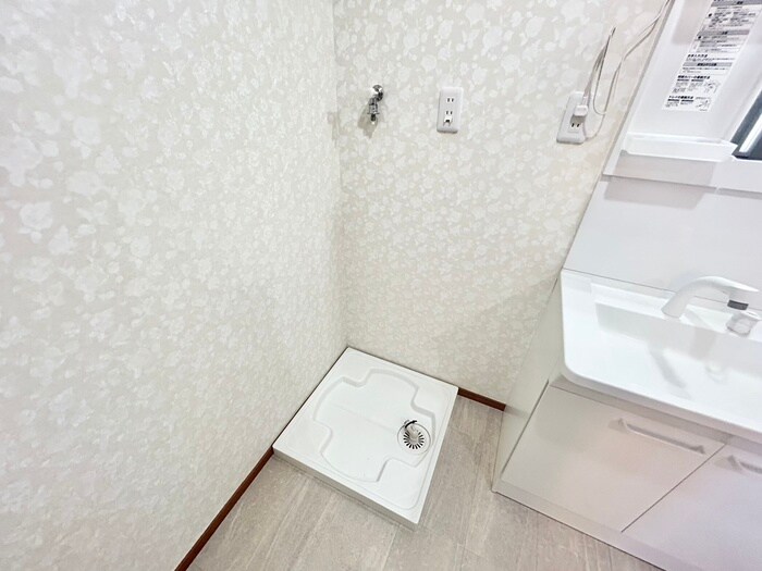 物件内観写真15　(洗濯機置場)