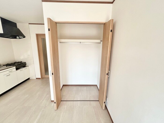物件内観写真16　(収納)