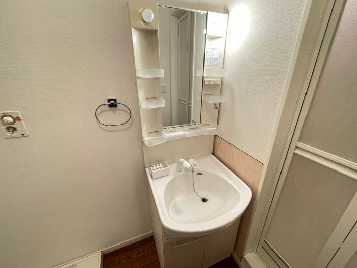 物件内観写真12　(洗面)