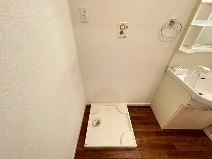 物件内観写真13　(洗濯機置場)