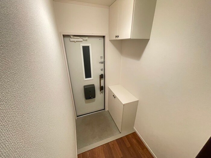 物件内観写真18　(玄関)