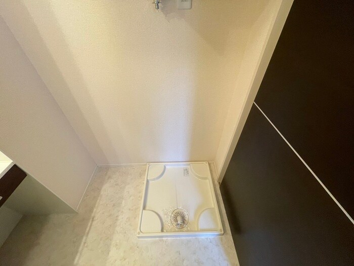 物件内観写真14　(洗濯機置場)