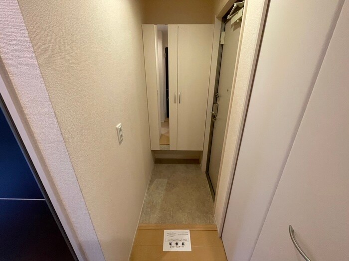 物件内観写真18　(玄関)
