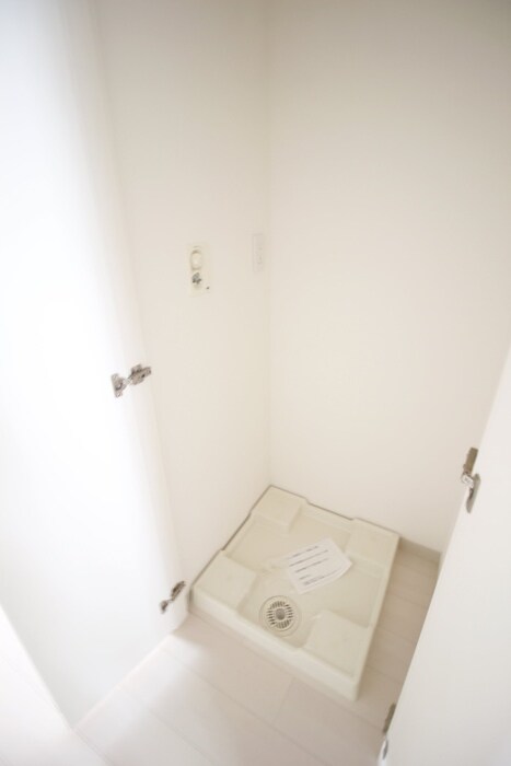 物件内観写真14　(洗濯機置場)