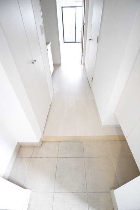 物件内観写真18　(玄関)