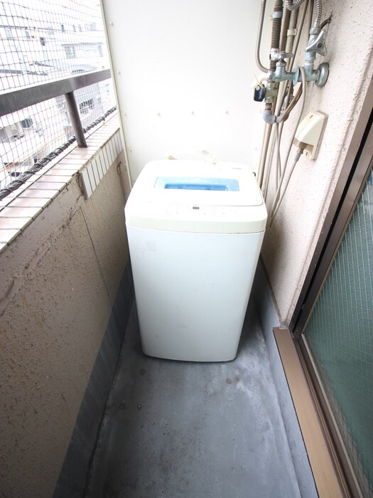 物件内観写真13　(洗濯機置場)