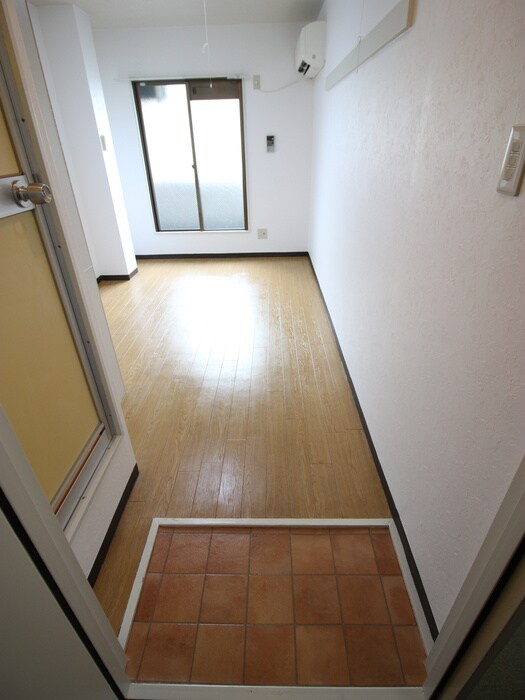 物件内観写真14　(玄関)