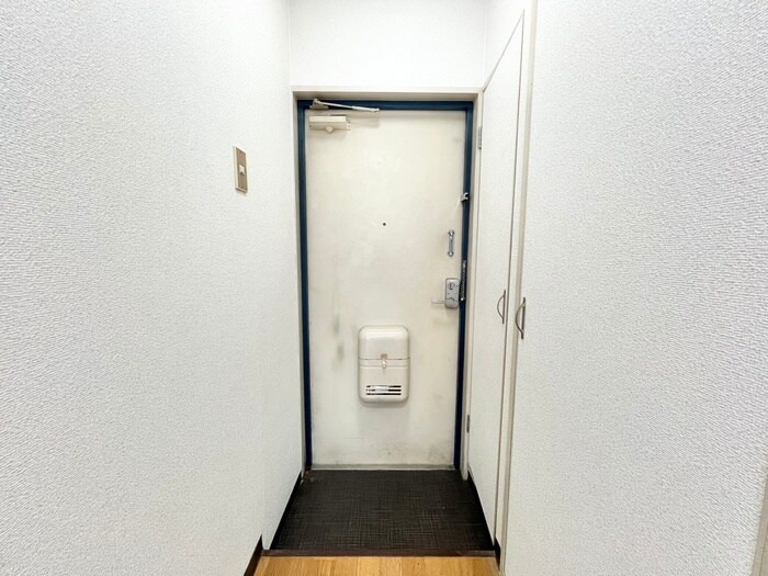 物件内観写真14　(玄関)