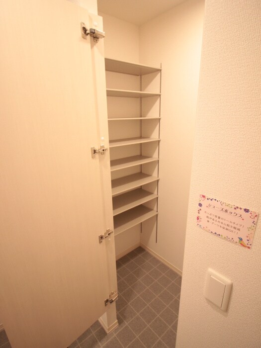 物件内観写真16　(靴箱)