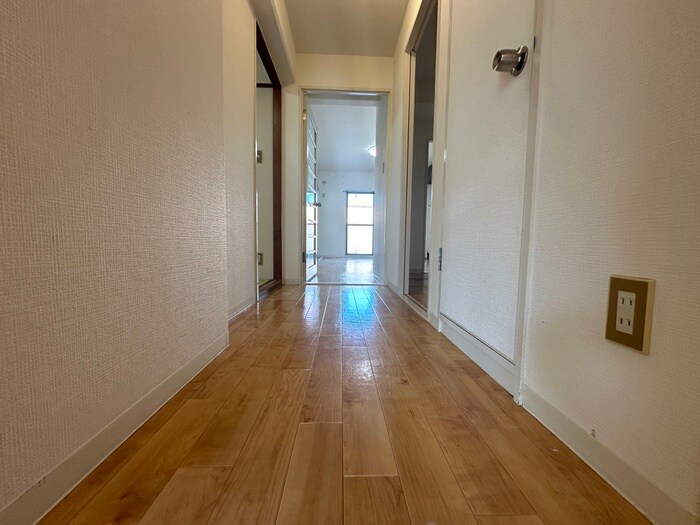 物件内観写真17　(廊下)