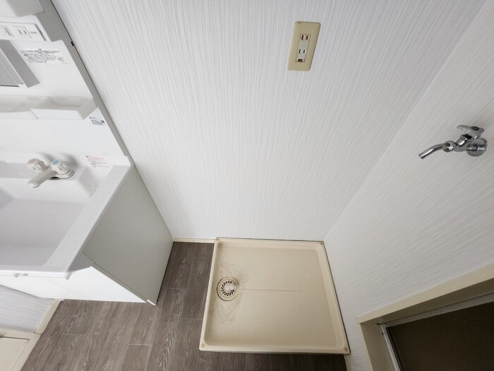 物件内観写真10　(洗濯機置場)