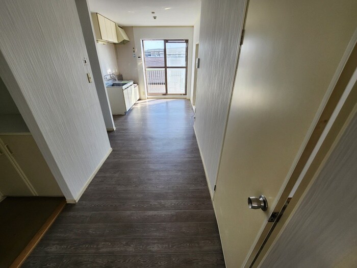 物件内観写真13　(廊下)