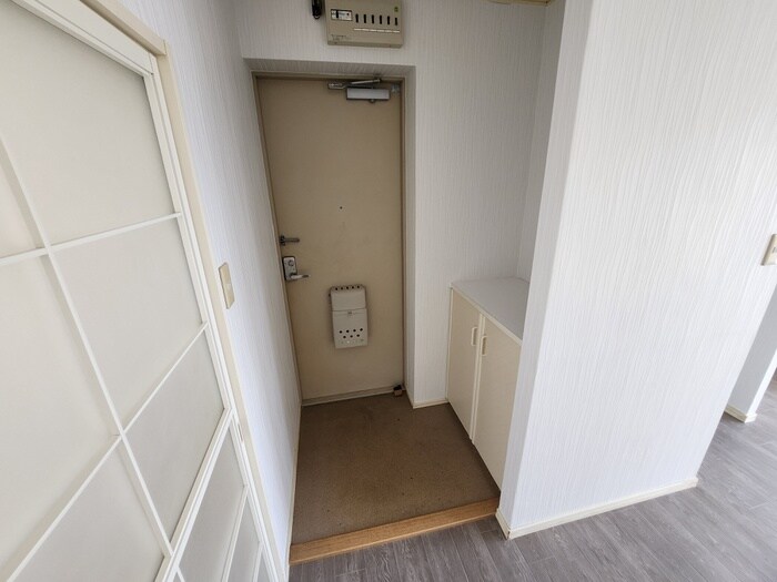 物件内観写真19　(玄関)