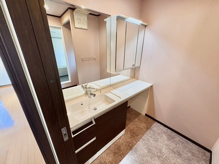 物件内観写真9　(洗面)