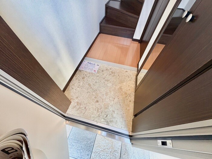 物件内観写真21　(玄関)