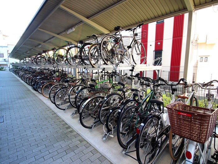 物件外観写真4　(駐輪場)