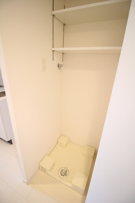 物件内観写真10　(洗濯機置場)