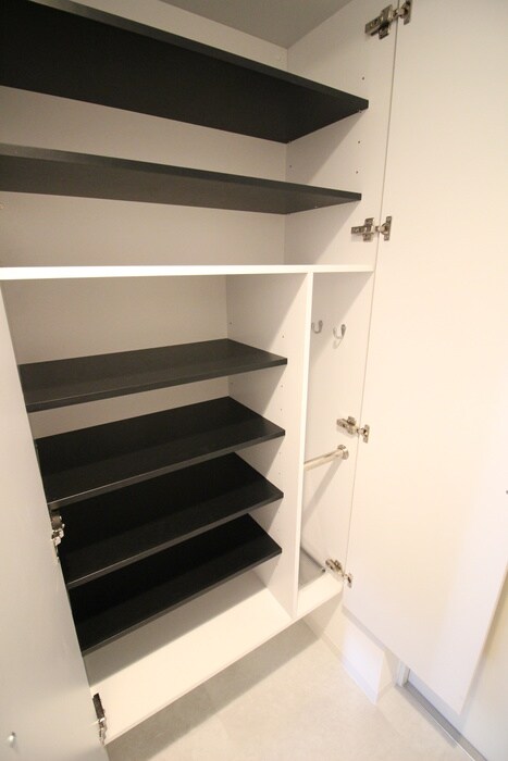 物件内観写真15　(靴箱)