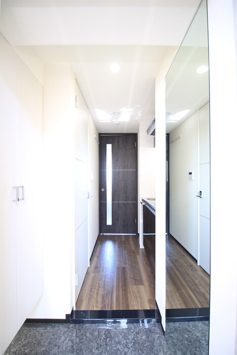 物件内観写真15　(玄関)