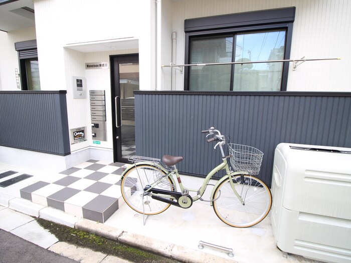 物件外観写真5　(駐輪場)