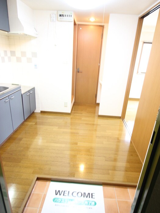 物件内観写真7　(玄関)