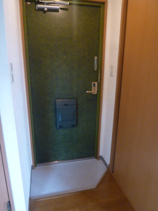 物件内観写真7　(玄関)