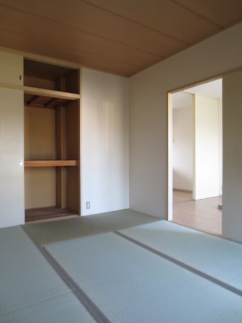 物件内観写真10　(居室)