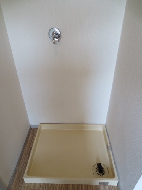 物件内観写真13　(洗濯機置場)