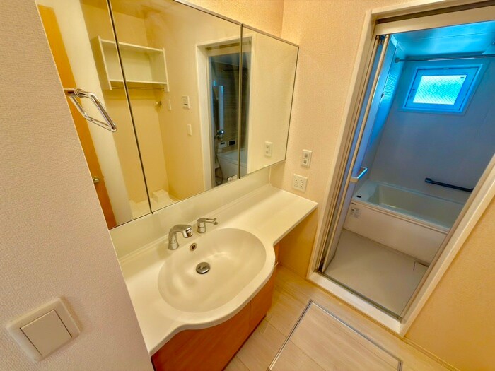 物件内観写真10　(洗面)