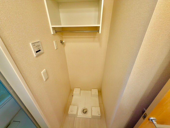 物件内観写真11　(洗濯機置場)